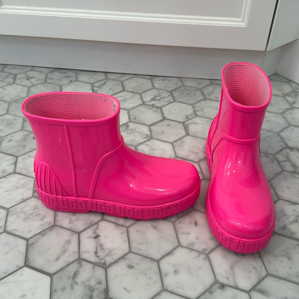UGG Vibrant Pink Women's Winter Boots
